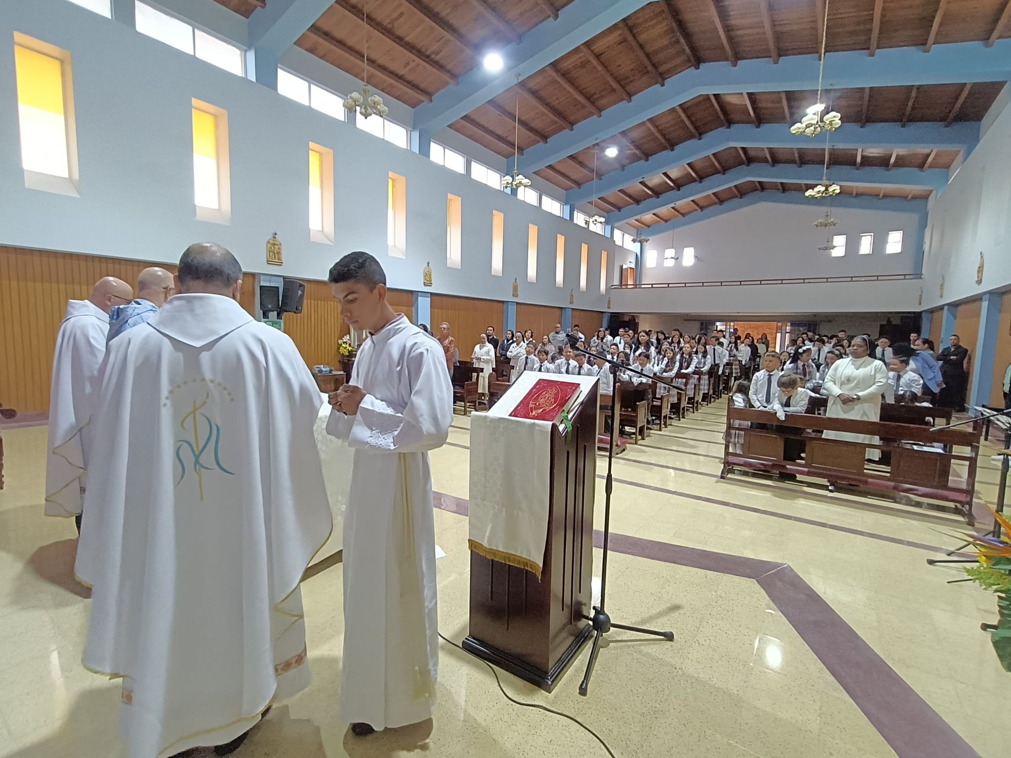 Dios en medio de nosotros